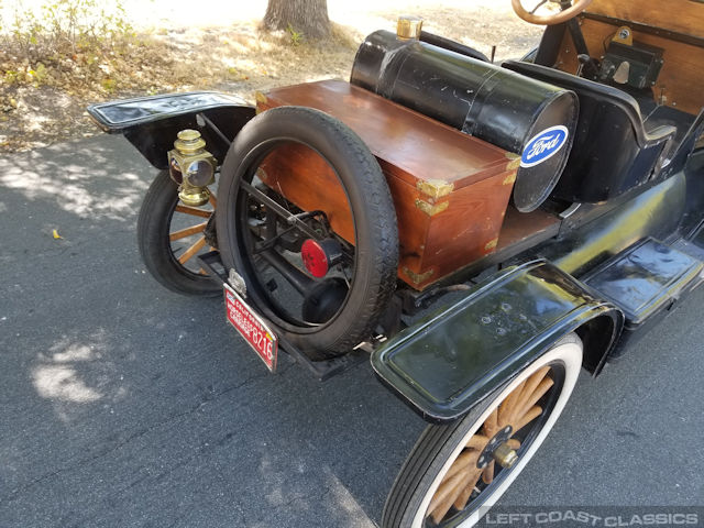 1913-ford-model-t-speedster-054.jpg