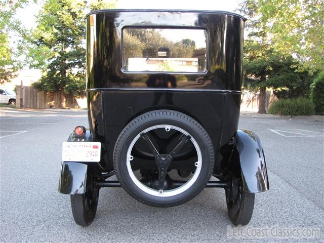 1926-ford-model-t-sedan-015.jpg