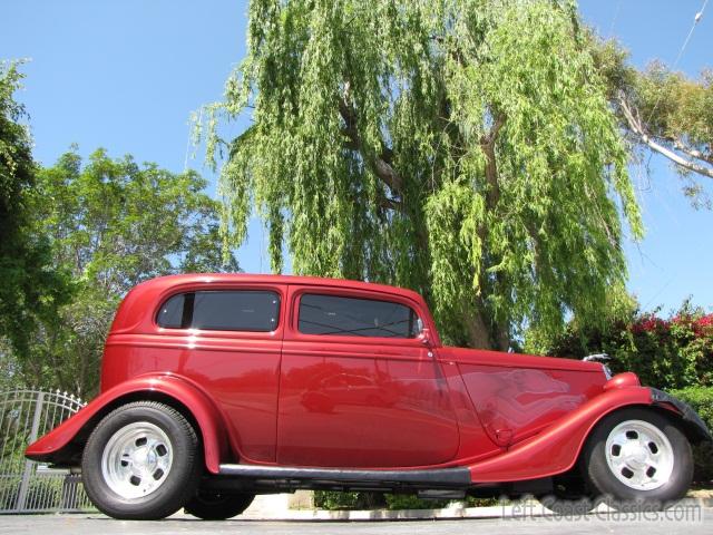 1934-ford-tudor-sedan-320.jpg