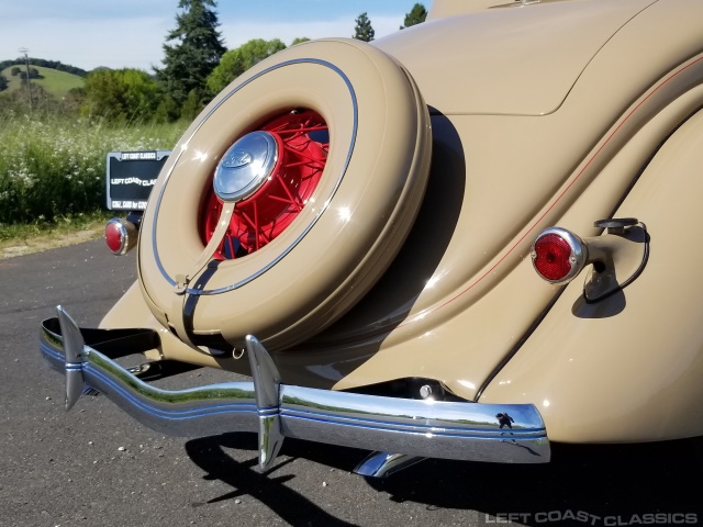 1935-ford-deluxe-5-window-coupe-033.jpg