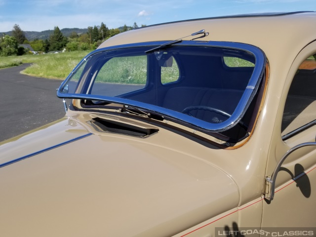 1935-ford-deluxe-5-window-coupe-041.jpg