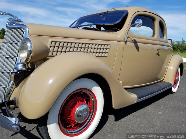 1935-ford-deluxe-5-window-coupe-045.jpg