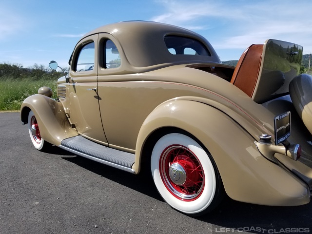 1935-ford-deluxe-5-window-coupe-046.jpg