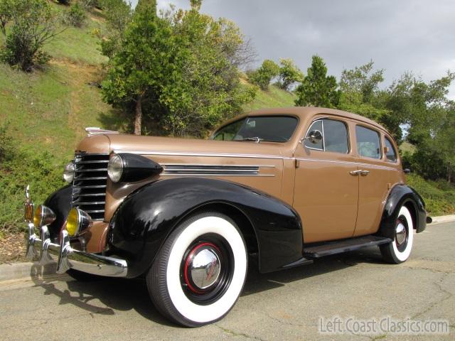 1937-oldsmobile-six-325.jpg