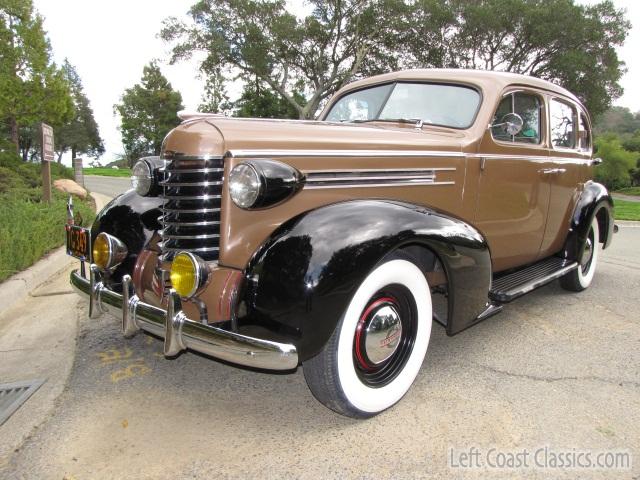 1937-oldsmobile-six-531.jpg