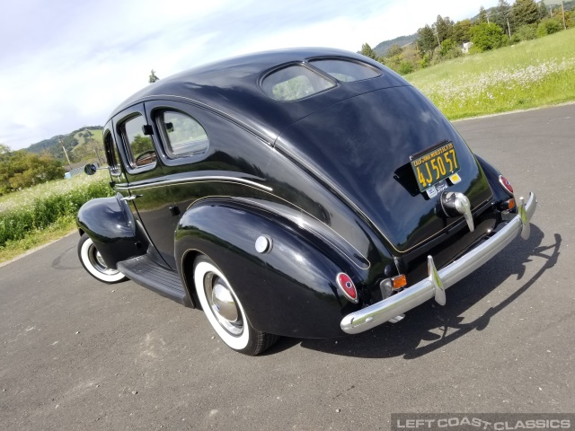 1939-ford-deluxe-010.jpg