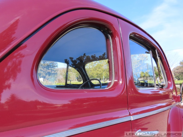 1940-ford-deluxe-050.jpg