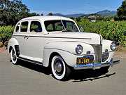 1941 Ford Deluxe Fordor Sedan