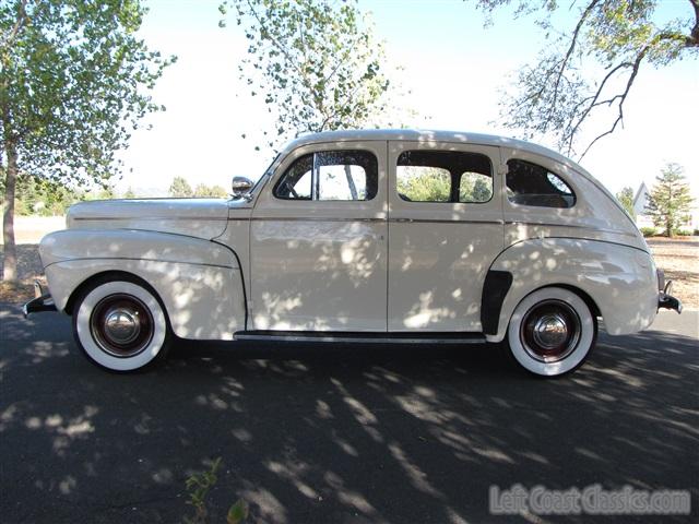 1941-ford-deluxe-020.jpg