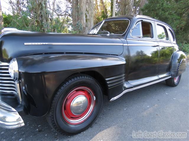 1941-pontiac-deluxe-torpedo-059.jpg