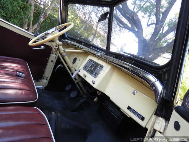 1949-willys-jeepster-097.jpg