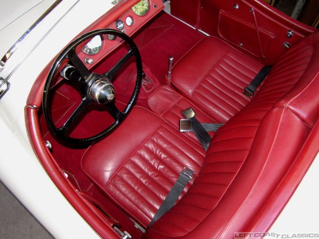 1952-jaguar-xk120-ots-072.jpg