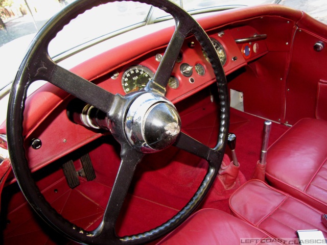 1952-jaguar-xk120-ots-085.jpg