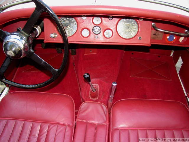 1952-jaguar-xk120-ots-087.jpg