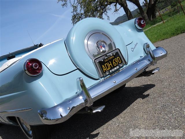 1953-ford-sunliner-convertible-102.jpg