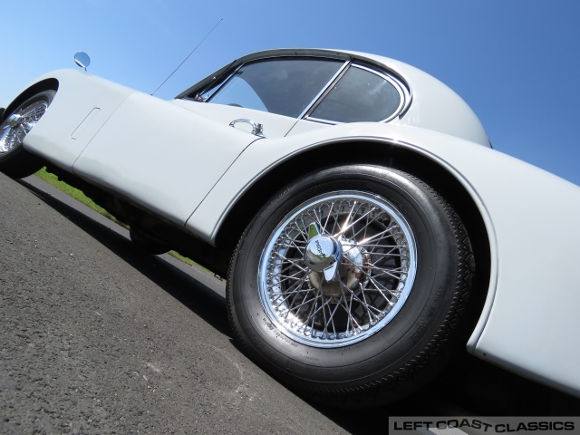 1955-jaguar-xk140-081.jpg