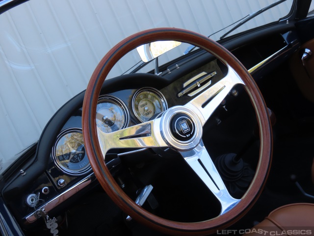 1959-alfa-romeo-giulietta-spider-119.jpg