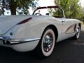 1959-corvette-convertible-c1-057