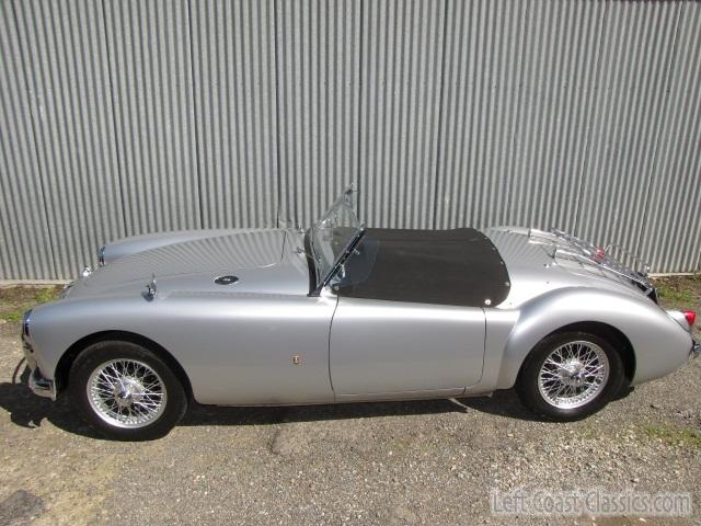 1959-mga-roadster-037.jpg