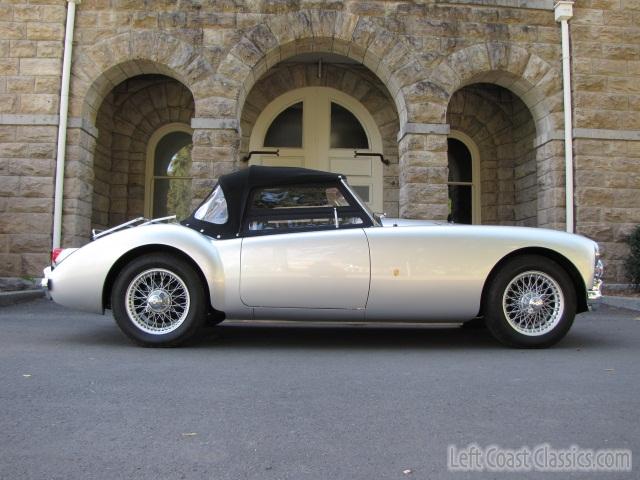 1959-mga-roadster-066.jpg