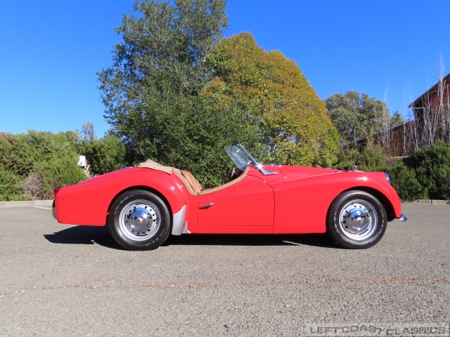 1960-triumph-tr3-038.jpg