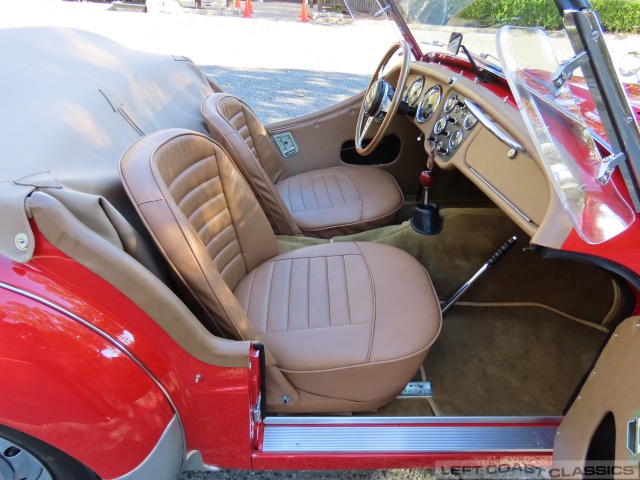 1960-triumph-tr3-146.jpg