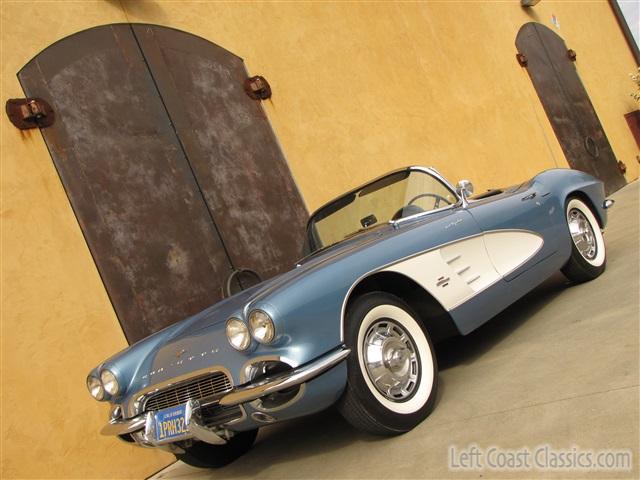 1961-corvette-convertible-011.jpg