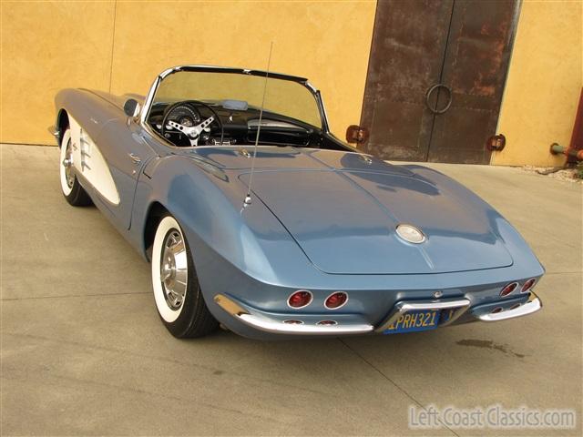 1961-corvette-convertible-015.jpg