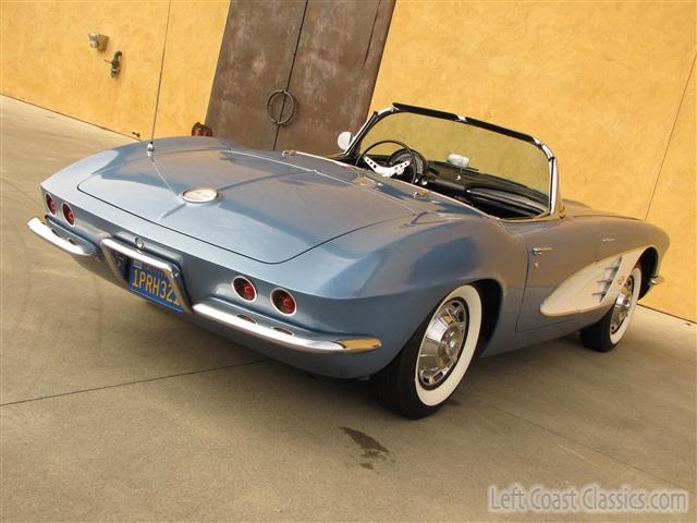 1961-corvette-convertible-021.jpg