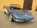 1961-corvette-convertible-015