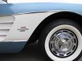 1961-corvette-convertible-070