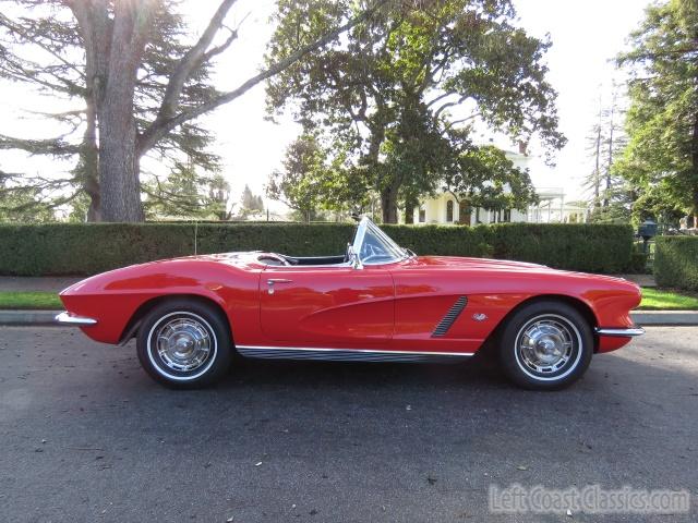 1962-chevrolet-corvette-028.jpg