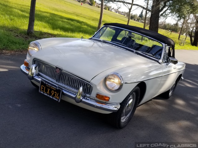 1964-mgb-roadster-008.jpg