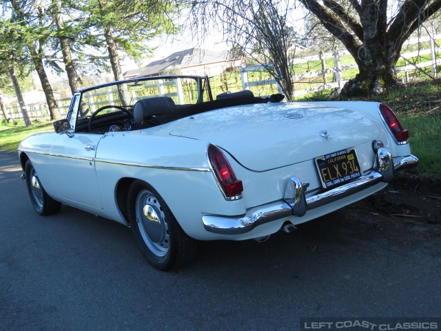 1964-mgb-roadster-018.jpg