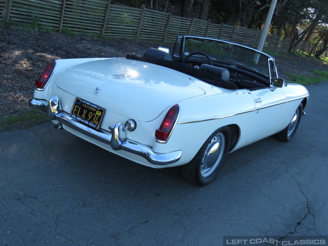 1964-mgb-roadster-027.jpg