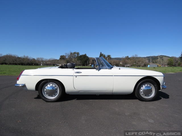 1964-mgb-roadster-033.jpg