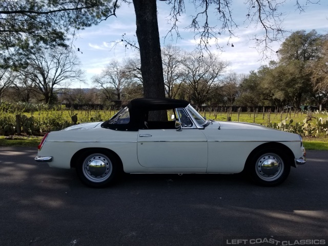 1964-mgb-roadster-035.jpg