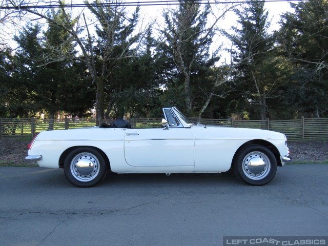 1964-mgb-roadster-036.jpg