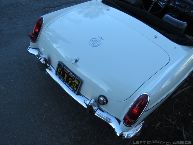 1964-mgb-roadster-070.jpg