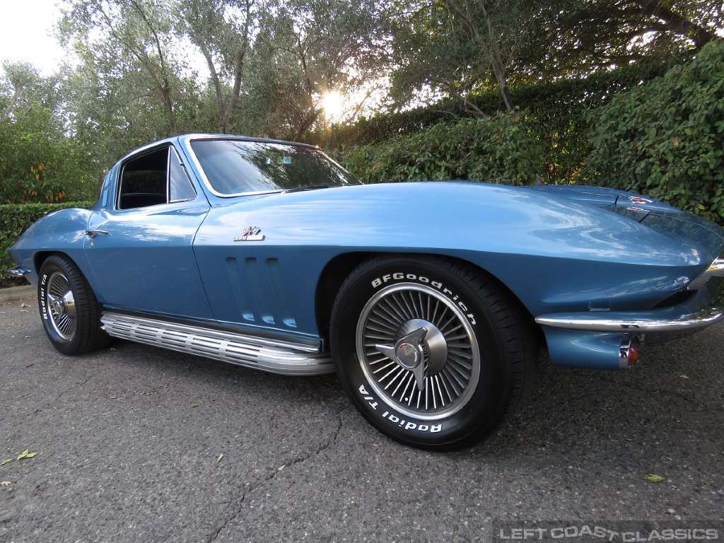 1965-chevy-corvette-c2-047.jpg