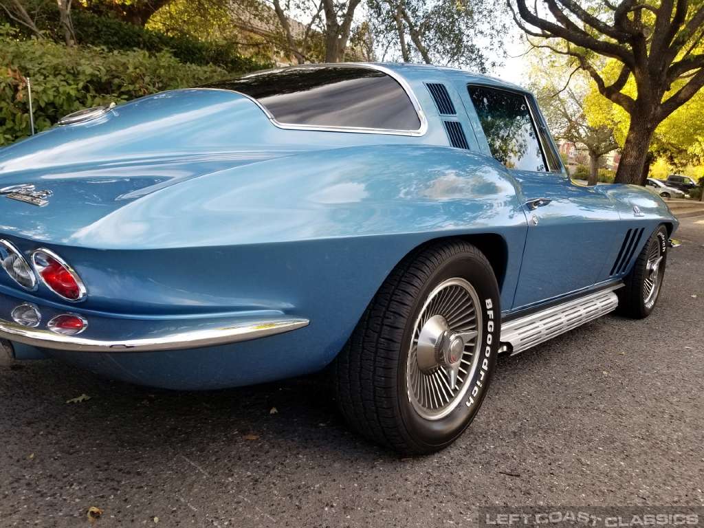 1965-chevy-corvette-c2-054.jpg