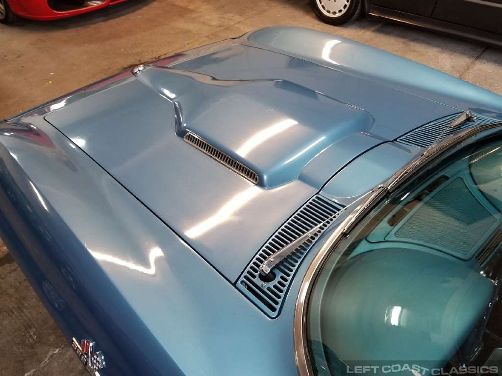 1965-chevy-corvette-c2-069.jpg