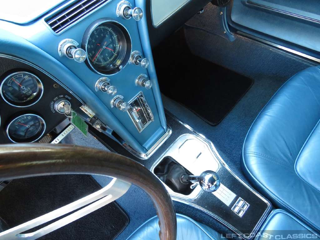 1965-chevy-corvette-c2-088.jpg