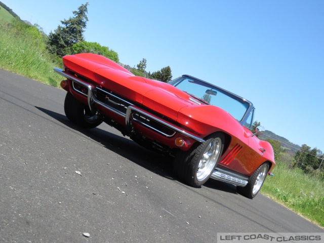 1965-chevrolet-corvette-005.jpg