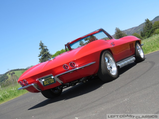 1965-chevrolet-corvette-035.jpg