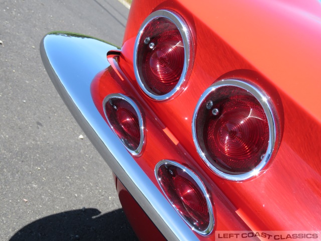 1965-chevrolet-corvette-059.jpg