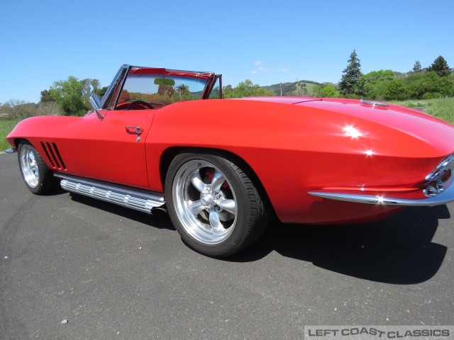 1965-chevrolet-corvette-077.jpg