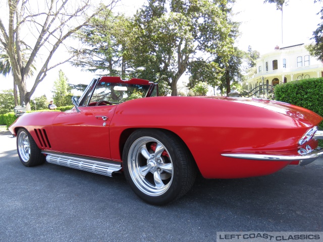 1965-chevrolet-corvette-078.jpg