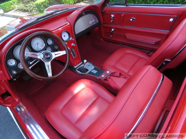 1965-chevrolet-corvette-105.jpg