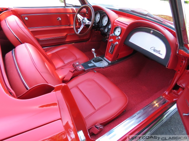 1965-chevrolet-corvette-135.jpg